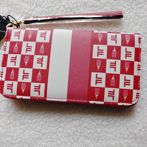 London Fog Adalia red & white zip around wallet wristlet - vegan leather - Picture 3 of 8
